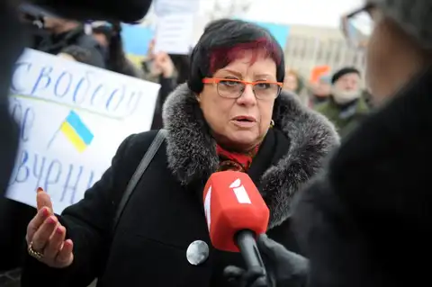 К праздникам в министерствах раздали премии на 580 000 евро, Вейдемане предлагает Ринкевичу сократить зарплаты чиновникам