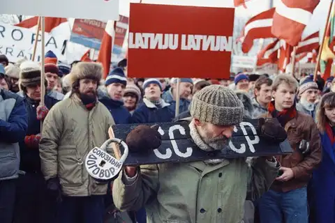 Ваш счет: с России решили взыскать сотни миллиардов евро за «советскую оккупацию» Прибалтики. Откуда эти суммы?