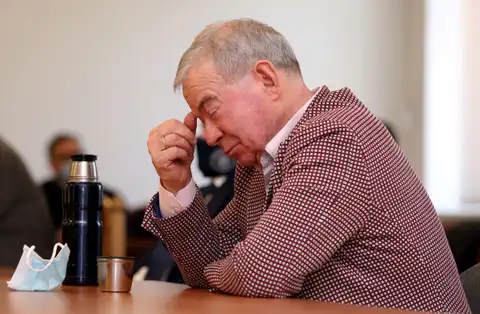Уже 349 томов в деле: бывший мэр Вентспилса Лембергс снова предстанет перед судом