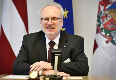 Politologs: Levits sabiedriskajā domā ir saplūdis kopā ar nepopulāro valdību