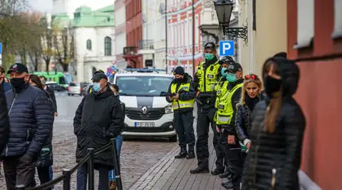 Policija: Sabiedrībā vērojams atslābums Covid-19 ierobežojumu ievērošanā