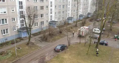 Первоапрельская шутка? Пожарные и «скорая» в Ильгюциемсе искали где горит, но не нашли и разъехались
