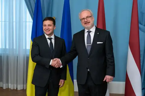Levits ar Ukrainas prezidentu Zelenski pārrunājis militāro palīdzību Ukrainai