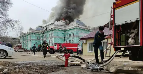 «Сначала подумали шутка»: в Благовещенске врачи продолжили операцию при пожаре в больнице и спасли пациента
