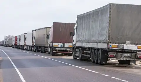 Krievija būtiski ierobežojusi Vientuļu robežšķērsošanas vietas caurlaidību; veidojas rindas