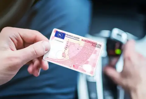 Экзамены сдавать не потребуется: украинцы смогут проще менять права на латвийские