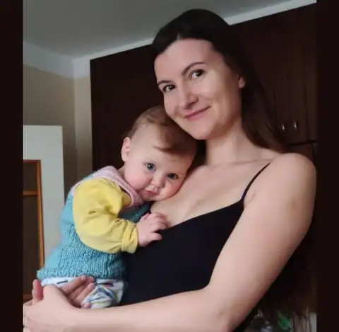 Полиция просит помощи в поиске пропавшей молодой женщины с десятимесячной дочерью