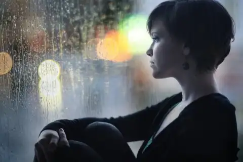 Неприятная болезнь, которая обостряется от переохлаждения. Как предупредить?