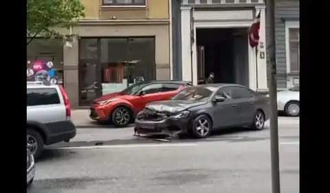 В центре Риги крупная авария: на ул. Валдемара образовалась пробка (ВИДЕО)