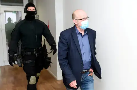 Пережил семь тяжелых операций: у обвиняемого в шпионаже Адамсонса серьезные проблемы со здоровьем