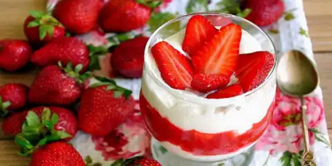 Вкус лета: десерты с клубникой