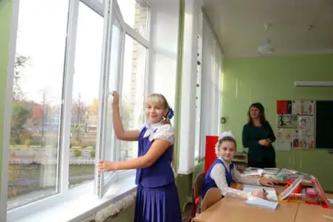 IZM rosina noteikt aizliegumu iegūt izglītību Krievijas un Baltkrievijas izglītības iestādēs