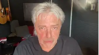 «Вы загоняете нас под экспериментальные уколы»: Кинчев обиделся на закрытие подпольного концерта