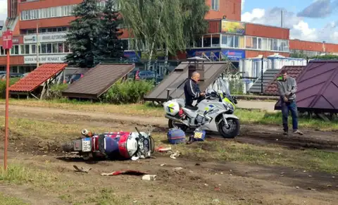 «Был в гипсе, но торопился к жене в больницу»: полицейские в погоне за мотоциклистом