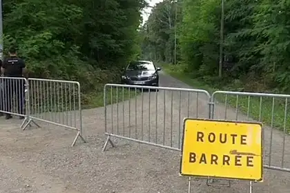 Вдовец убирался в доме после смерти жены и нашел мертвых детей