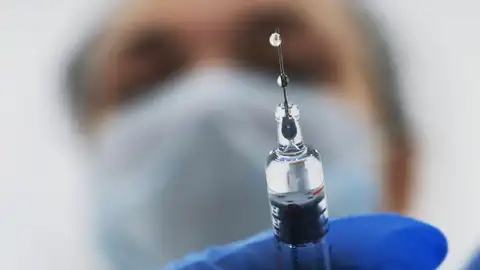 Gripa nenāk viena: kādi jauni vīrusi mūs apdraud šogad?