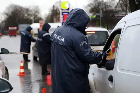 5 gadu laikā piedāvāto kukuļu kopējais apjoms policijai samazinājies par ceturto daļu
