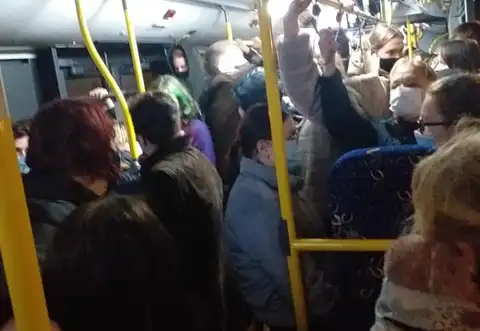 Стакис, что происходит? В транспорте снова замечена давка (ФОТО)
