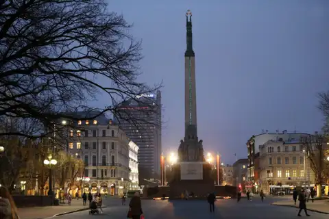 «Латыш под стол должен лезть, а полиция не может его защитить — это нормально?»: Бутанс о фанах «Аякса»