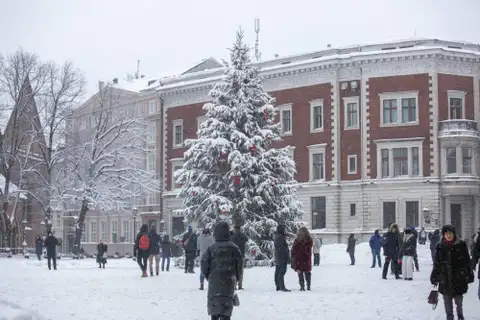 Doma laukumā iedegs Ziemassvētku egli