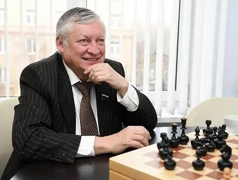 «Родители запрещали мне играть» — признался легендарный шахматист Анатолий Карпов