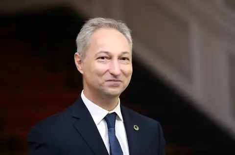 Нашел себя? Борданс снялся в латвийском сериале в роли… священника