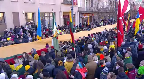 Литва отметила восстановление независимости многотысячным шествием: поддержали и Украину