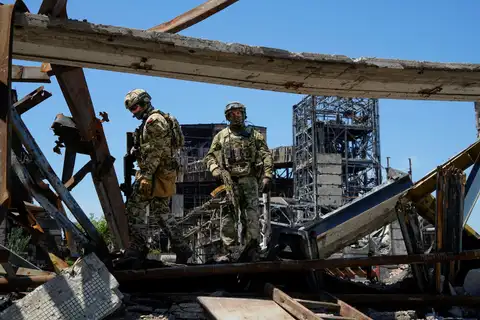 111-й день войны. Российские войска пытаются укрепиться в центре Северодонецка и продвинулись под Харьковом