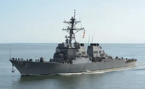 ВМС США потопили катера хуситов в Красном море при попытке захвата торгового судна