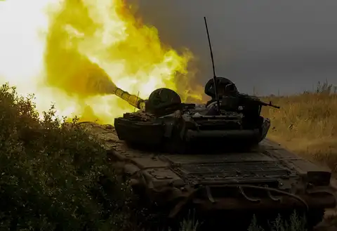 Наступление российской армии сдерживается нехваткой у неё боеприпасов