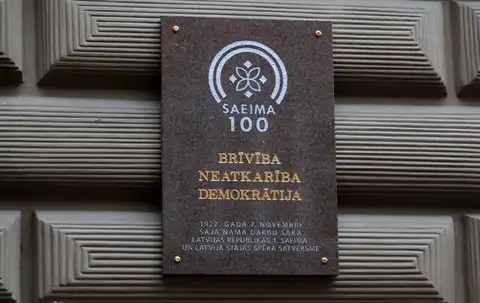 Parlaments sanāk uz svinīgo sēdi par godu Saeimas simtgadei