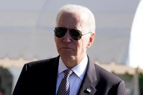 Байден заявил, что намерен продолжать борьбу за пост президента США. Но назвал Зеленского — Путиным