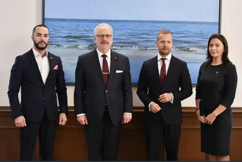 Депутат от Нацблока Кирштейнс оскорбил представителей русской партии «За стабильность!»