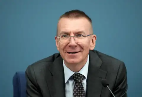 JV: Pašlaik neviens politiskais spēks Rinkēvičam atbalstu vēl nav paudis