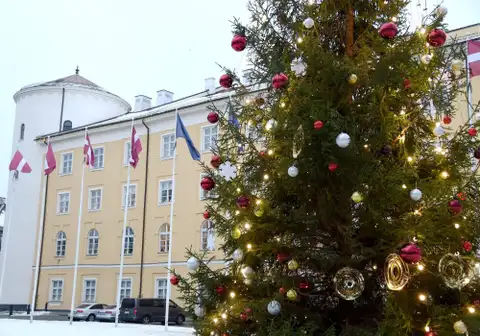 Šogad Rīgā izvietos ap 40 Ziemassvētku egles