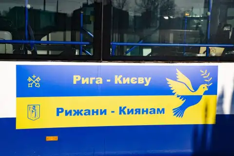 Otrdien uz Kijivu dosies desmit Rīgas dāvinātie autobusi