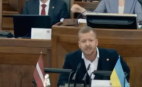 «Я понимаю, что ты сыт и тебе больше ничего не интересно, но имей немного терпения!» Росликов попенял депутатам Сейма