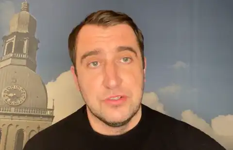 Требуют компенсацию в 90 000 евро: антипрививочника Бреманиса обвинили в нарушении авторских прав на песню