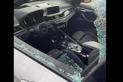 Латвийские реалии: в Агенскалнсе у BMW сняли руль (ФОТО)