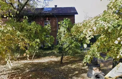 Rīgā iedzīvotāji pametuši bīstamā stāvoklī esošo māju Ventspils ielā