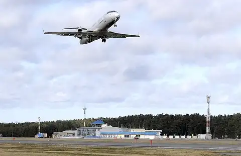 Аэропорт Вильнюса закрыт: самолет выкатился с взлётно-посадочной полосы