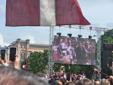 Vienā brīvdienā Latvijā neiekasē nodokļus 10 līdz 12 miljonu eiro apmērā