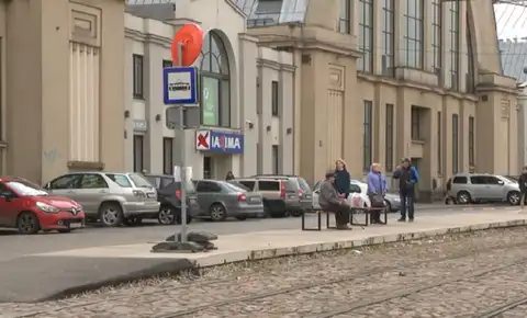 Необоснованные штрафы за парковку у Рижского центрального рынка будут отменены: администрация обещала