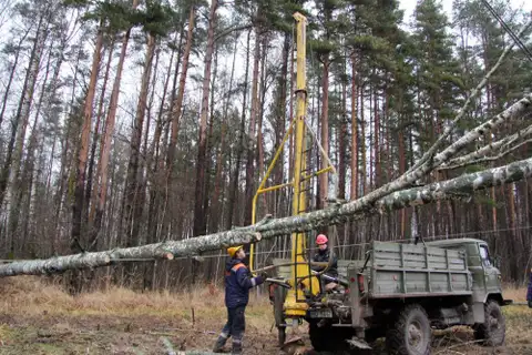 Sestdienas pievakarē elektroapgāde traucēta aptuveni 2300 mājsaimniecību