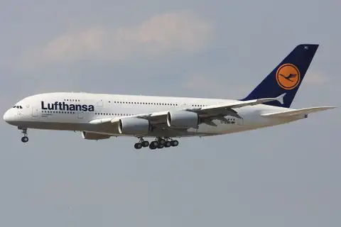 Забастовка бортпроводников Lufthansa: отменены сотни рейсов