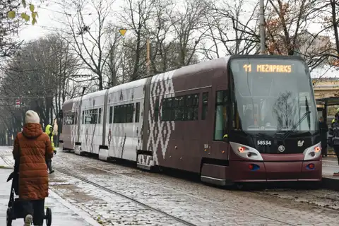 Ziemassvētkos Rīgā sabiedriskais transports kursēs pēc brīvdienu grafika