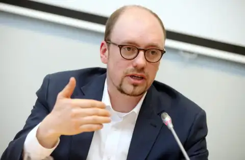 Эксперт: делить латвийское общество только на латышей и русскоязычных — неправильно