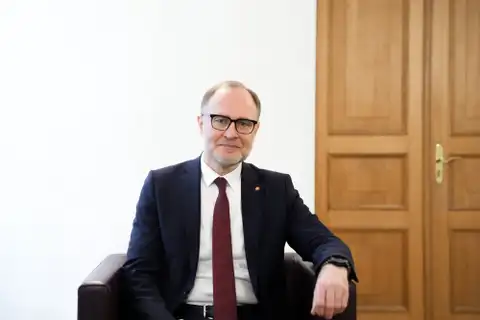 Aizsardzības ministrs neizslēdz, ka nākotnē valsts aizsardzības dienesta iesaukumos iekļaus sievietes