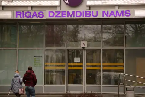 Крутое пике: рождаемость в Латвии продолжает падать