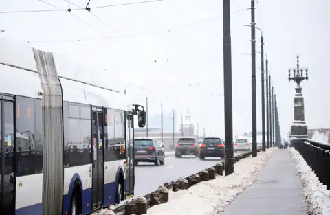 Rīgā plāno remontēt Akmens tiltu